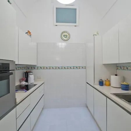 Villa Pool & Jacuzzi In *