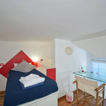Pool & Jacuzzi In Villa Praiano