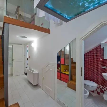 Pool & Jacuzzi In Praiano
