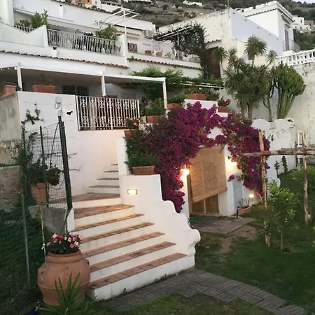 Pool & Jacuzzi In Praiano