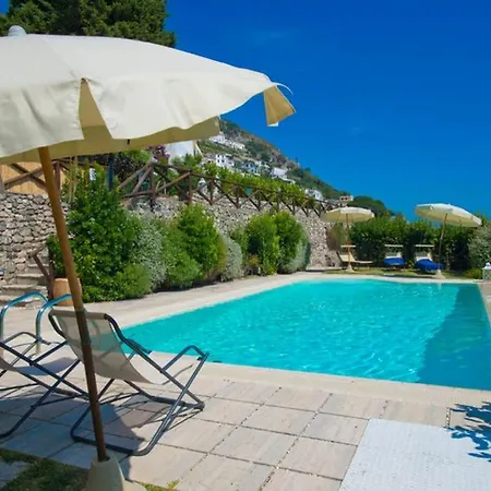 Pool & Jacuzzi In * Praiano