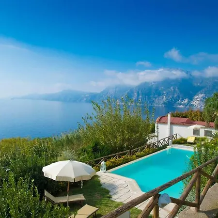 Pool & Jacuzzi In Praiano